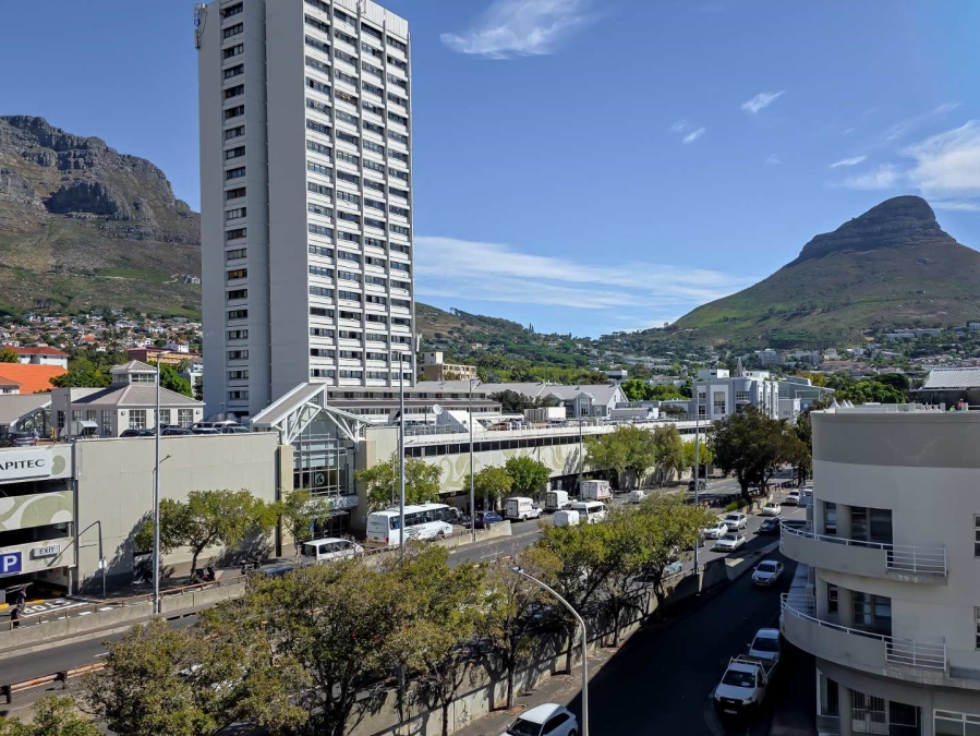 1 Bedroom Property for Sale in Gardens Western Cape